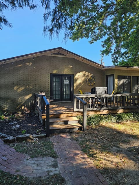 Lake Drive side of home.