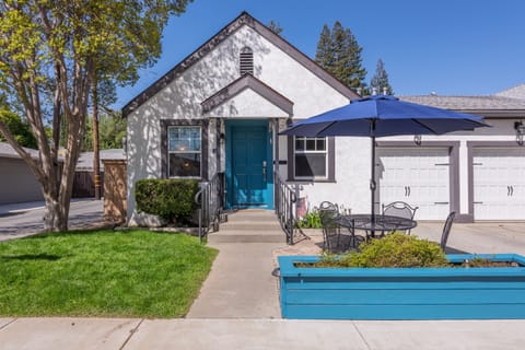 "The neighborhood is nice and quiet. You can walk downtown where there is a movie theater, many shops and great places to eat. All of the locals we met were super friendly!" - Samantha, 5/2022