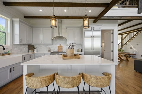 3 seats at the island bar top!