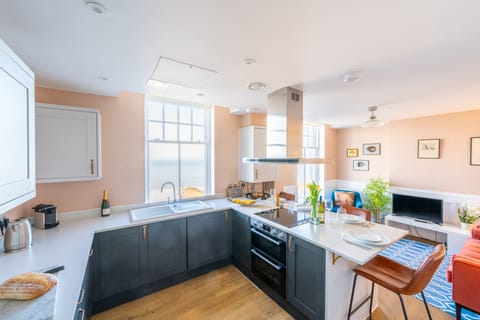 The well equipped kitchen