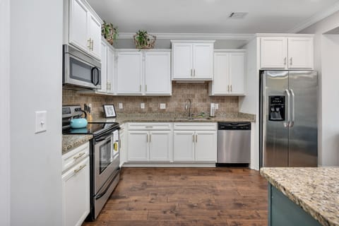 307 Reserve Lane - Kitchen