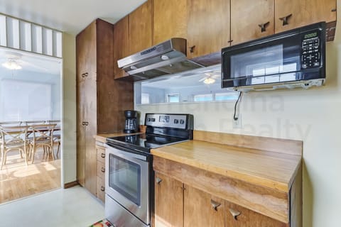 Kitchen/Coffee Maker