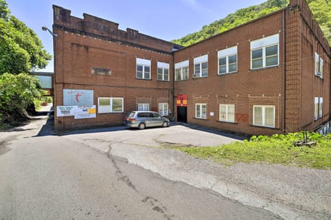 Gary Vacation Rental | Studio | 1BA | Stairs Required to Access | 600 Sq Ft