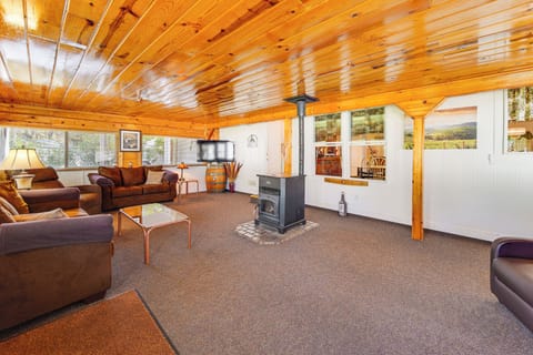 Redding Vacation Rental | 3BR  | 2BA | Stairs Required | 1,800 Sq Ft