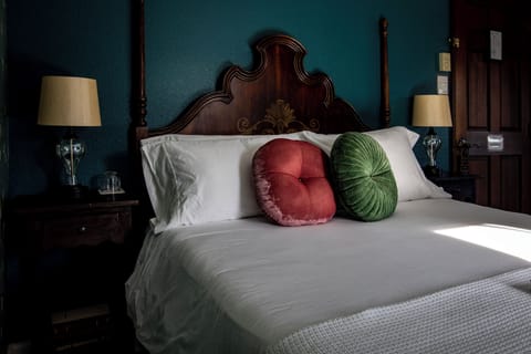 The Laughingwater Creek Trail Room (1)