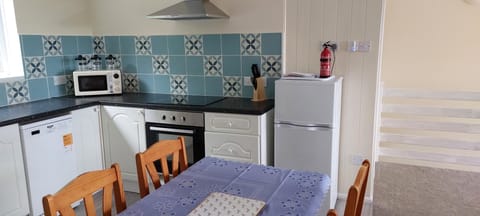 Kitchen /dining Area