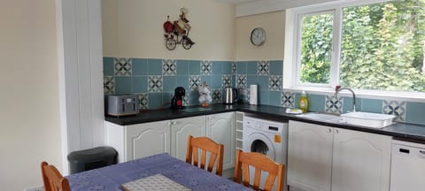 Kitchen /dinning area