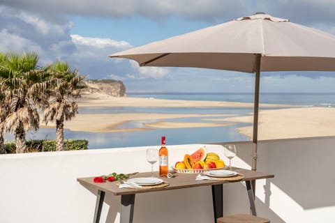 Terraço com vista para o mar