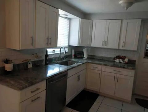 Full kitchen for all aspects of home cooking and baking