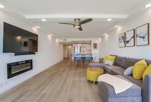 Living room to the back bedroom