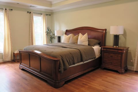 Cozy Master Bedroom with King sized Bed