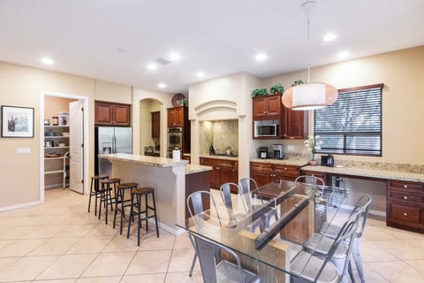 Kitchen and dining area.