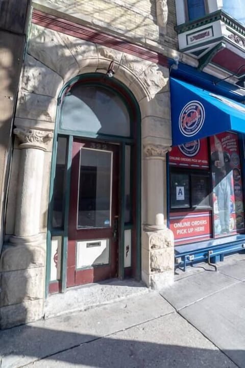 1a1b70b7 95dc 4014 a2ad 5dd292962bea