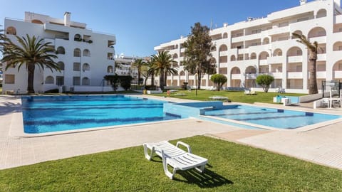 Beautiful outdoor pool for your enjoyment during the summer days
#beautiful #pool #summer #lovelystay #algarve #portugal