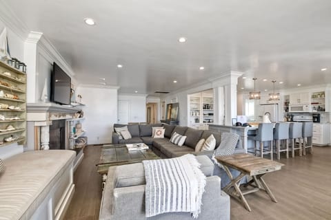 Tastefully decorated with elegant beachy decor