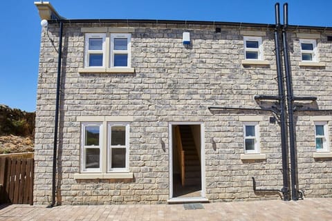 Foggyshaw Lodge, Middlesmoor - Host & Stay