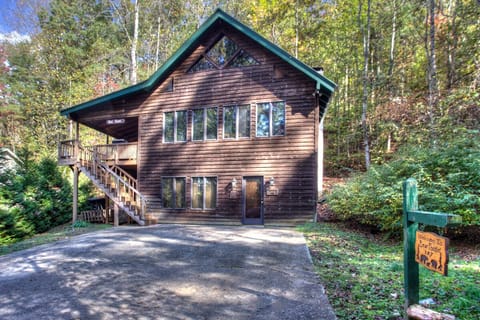 Front Exterior of Bear Footin`