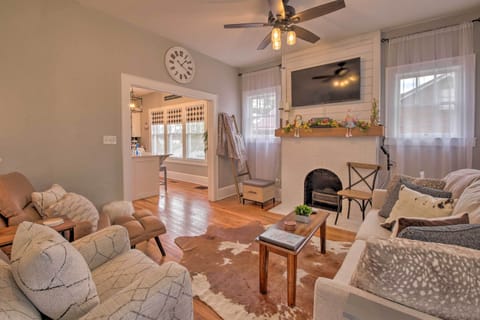 Jefferson City Vacation Rental | 3BR | 2BR | Stairs Required | 1,500 Sq Ft