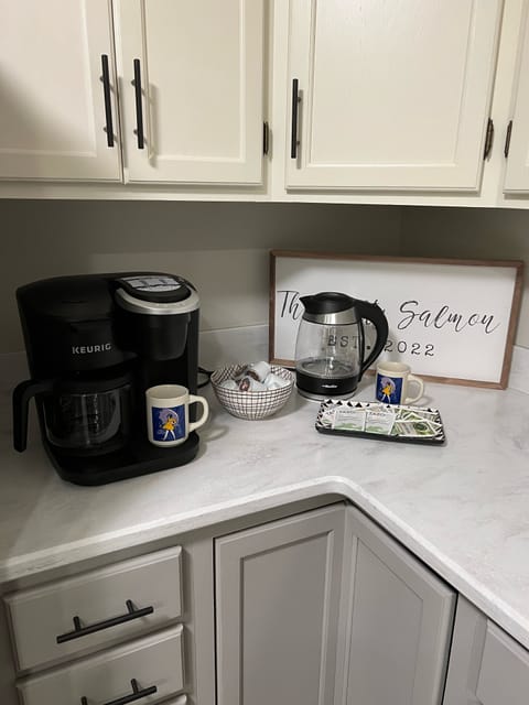 Brew a pot or single-serve Keurig.  Enjoy tea from the electric tea kettle. 