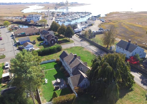 A fenced in back yard afford privacy and a short part 3 to the marina.