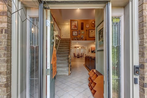 Sensational Group Getaway House in Lexington