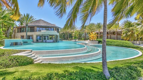 Blue Oasis - Beachfront with breathtaking views (4648)