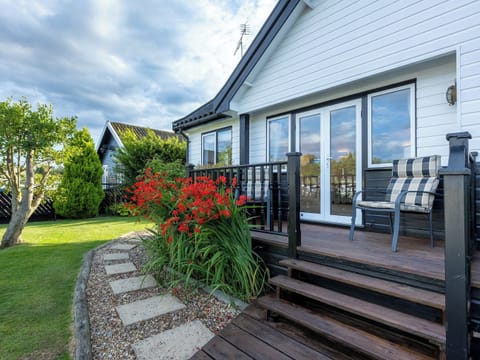 Sitting-out-area | The Reeds, Wroxham