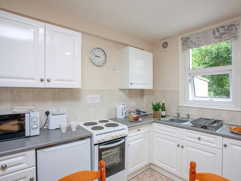 Kitchen area | Apartment Five - Broadshade Holiday Apartments, Paignton