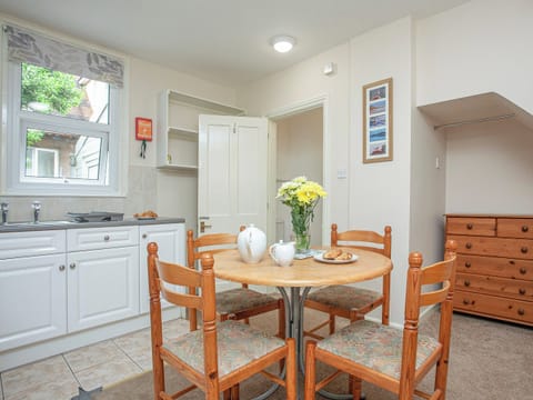 Kitchen/diner | Apartment Five - Broadshade Holiday Apartments, Paignton