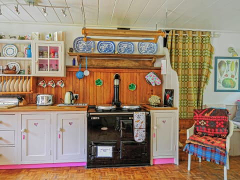 Kitchen area | Ty Hir - Llyn Peninsula Holiday Cottages, Garndolbenmaen, near Porthmadog