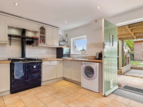 Kitchen area | Summerhill Cottage, Mathry, near St Davids