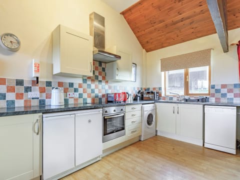 Kitchen area | The Cartlinhay - Oldiscleave Farm Cottages, Bideford