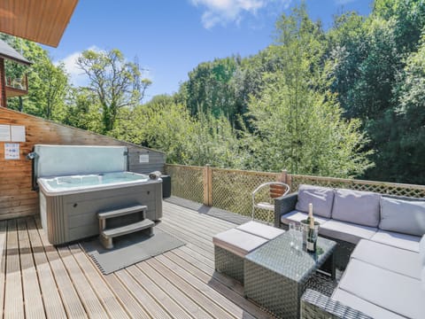 Outdoor area | Waterside Lodge Four - Ashgrove Country Park, Elland