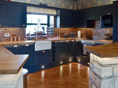 Kitchen | Tennox Boathouse - Tennox Farm, Kilbirnie