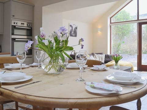 Open plan living/dining room/kitchen | Lili Wen - Neuadd Wen Cottages, Llanfachraeth, near Holyhead