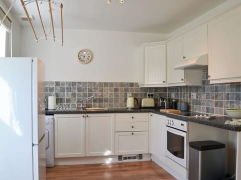 Kitchen | Goose Cottage, Drumcrosshall, Bathgate near Edinburgh