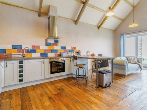 Open plan living space | The Cart House - Musselwick Farm, St Brides