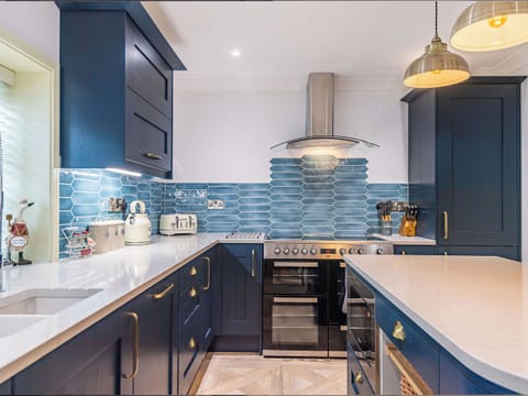 Kitchen | Royal Oak Cottages- XXXB - Royal Oak Cottages, Wainfleet, near Skegness