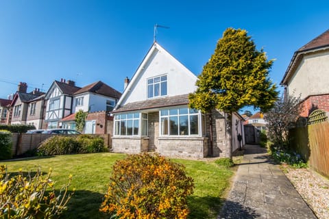 big cottage in swanage exterior and gardens