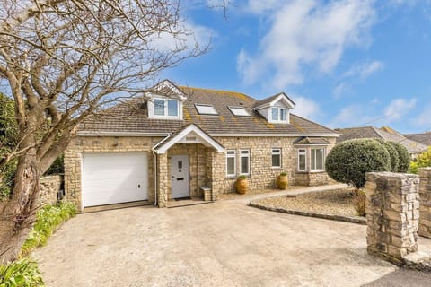 Tilshead Five Star Luxury Accommodation For Large Parties External View Thumbnail