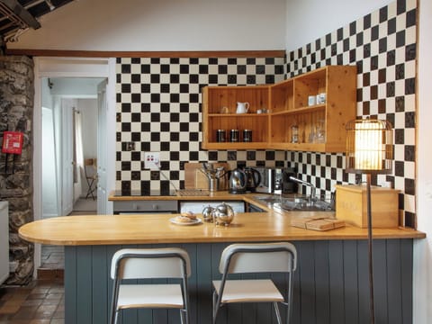 Kitchen | Bakery - Bach Wen Cottages, Clynnog Fawr