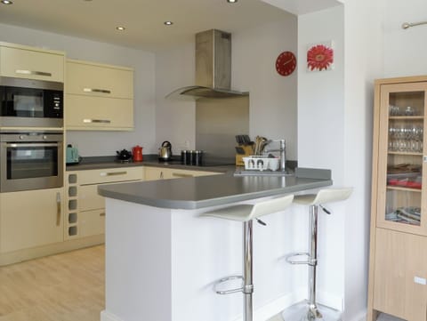 Well-equipped fitted kitchen | Heatherlea, Otterburn