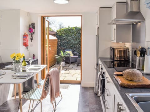Kitchen/diner | Tan Y Marian, Brynteg