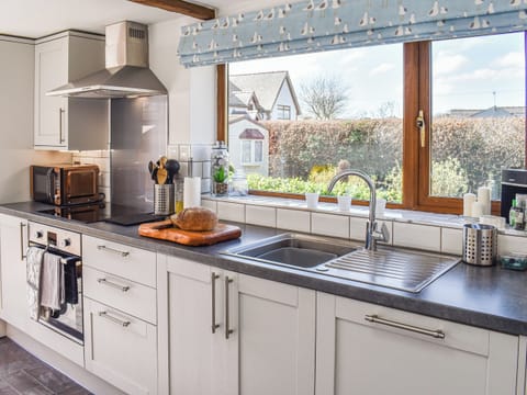 Kitchen/diner | Tan Y Marian, Brynteg