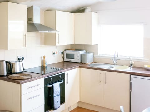 Kitchen area | The Chalet, Portreath