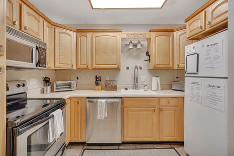 Full kitchen with basic kitchen necessities