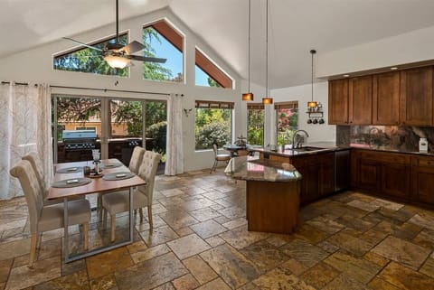 A view of the kitchen and dining area