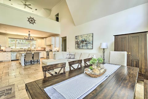 Breakfast Lounge Area