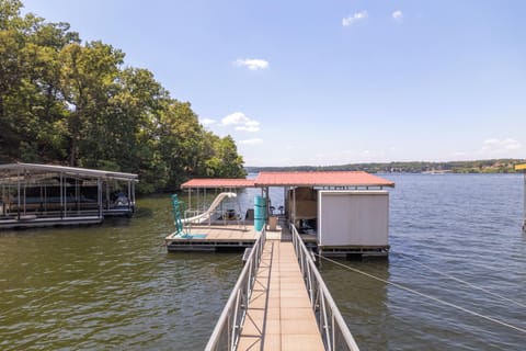 LAKEOZARKVACATION.COM