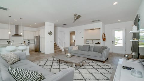 Sweet Home Vacation Home Rentals, Top Resorts Florida Reunion Resort